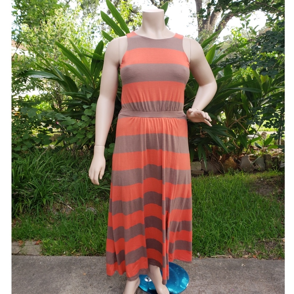 Side slit maxi